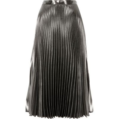 Silver metallic pleated skirt